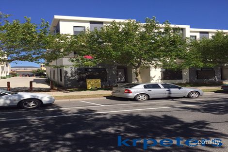 Property photo of 33 Lakeside Boulevard Pakenham VIC 3810