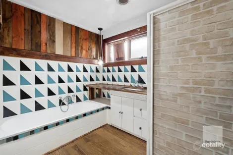 Property photo of 21 Gunsynd Court Keilor Downs VIC 3038