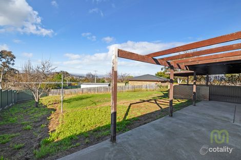 Property photo of 11 Benny Place Chisholm ACT 2905