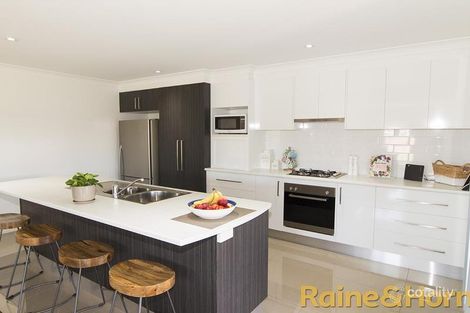 Property photo of 2 Terrazzo Court Dubbo NSW 2830