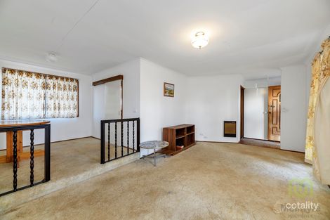 Property photo of 11 Benny Place Chisholm ACT 2905