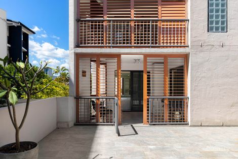 Property photo of 4/10 Oxlade Drive New Farm QLD 4005