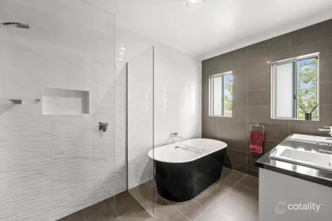 Property photo of 13 Oaksford Drive Mansfield VIC 3722