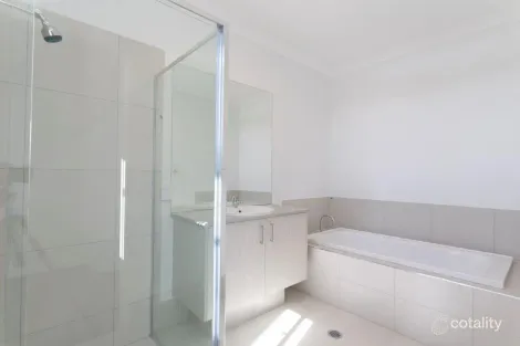 Property photo of 139 Spring Mountain Boulevard Spring Mountain QLD 4300