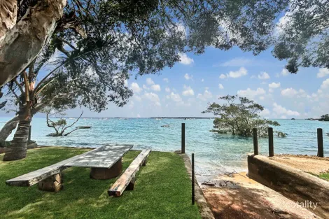 13 Coondooroopa Dr, Macleay Island, QLD 4184