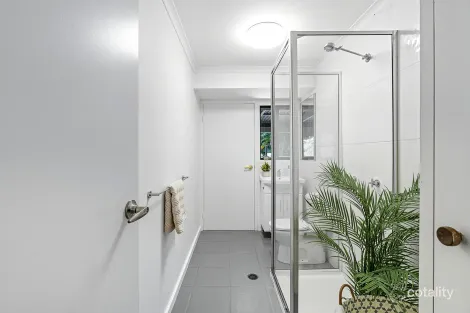 Property photo of 1 Autumn Court Mudgeeraba QLD 4213