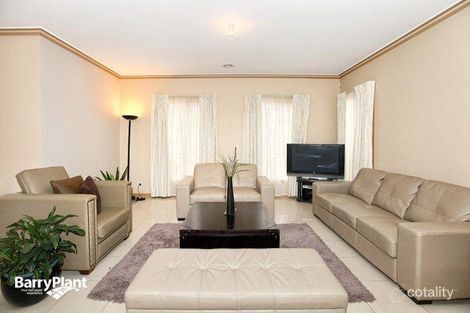 Property photo of 19 Merrivale Place Roxburgh Park VIC 3064