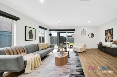 Property photo of 31 Lightsview Boulevard Rockbank VIC 3335