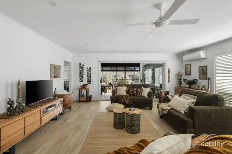 Property photo of 14 Sandpiper Circuit Cowes VIC 3922