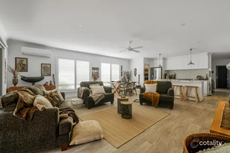 Property photo of 14 Sandpiper Circuit Cowes VIC 3922