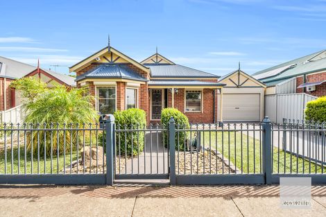 Property photo of 8 Great Barr Crescent Caroline Springs VIC 3023