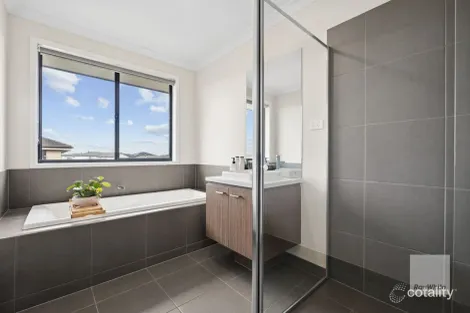 Property photo of 10 Becontree Grove Werribee VIC 3030