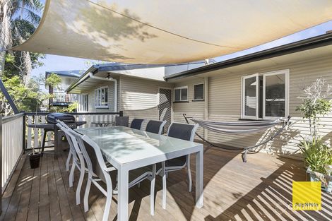 Property photo of 33 Selina Street Wynnum QLD 4178