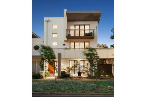 Property photo of 126 Beach Street Port Melbourne VIC 3207