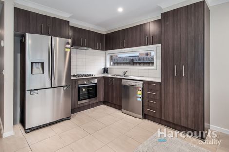 Property photo of 9 Landing Avenue Doreen VIC 3754
