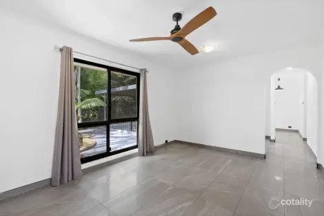 Property photo of 10 Parkside Crescent Leanyer NT 0812