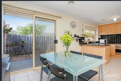 Property photo of 2/10 Manly Court Coburg North VIC 3058