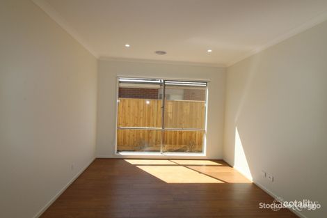 Property photo of 16 Highbury Road Werribee VIC 3030