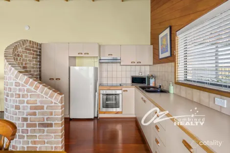 Property photo of 82 Basin View Parade Basin View NSW 2540