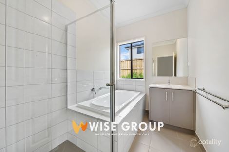 Property photo of 40 Trojan Crescent Clyde North VIC 3978
