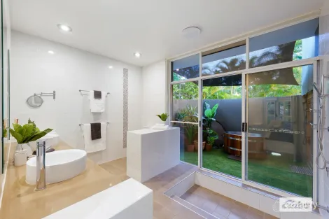 Property photo of 110 Dennis Road Springwood QLD 4127