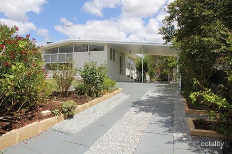 4 Clianthus Way, Koongamia, WA 6056