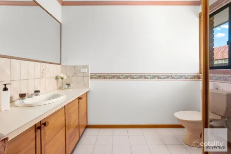 Property photo of 23 Morris Drive Keilor Downs VIC 3038