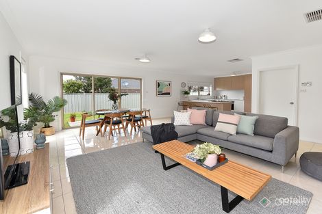 Property photo of 8 Eades Way Craigieburn VIC 3064