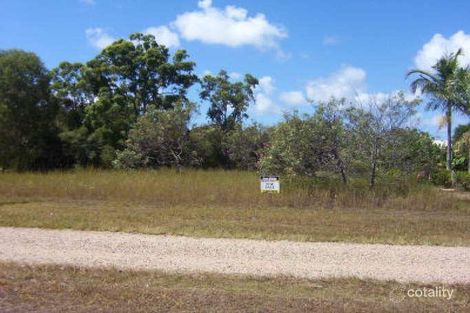 12 Wake St, Macleay Island, QLD 4184