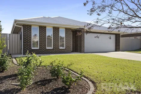 6 Goonawarra St, Gobbagombalin, NSW 2650