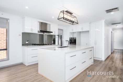 Property photo of 6 Tussock Grove Cairnlea VIC 3023