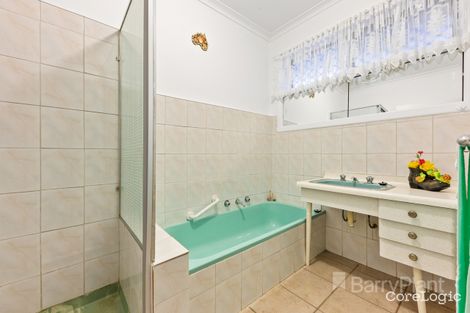 Property photo of 8 Occold Court St Albans VIC 3021