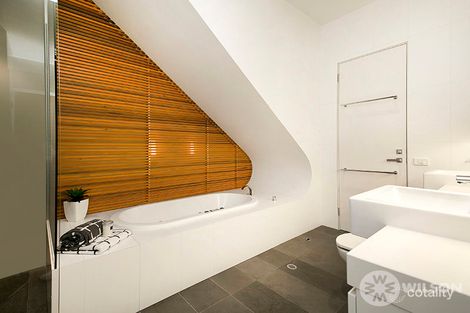 Property photo of 24 Selwyn Avenue Elwood VIC 3184
