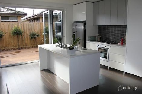 Property photo of 2/630 Gilbert Road Reservoir VIC 3073