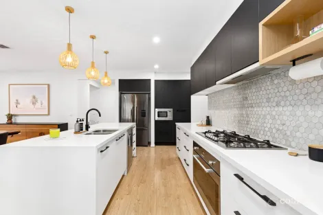 4 Hackberry Cl, Lara, VIC 3212