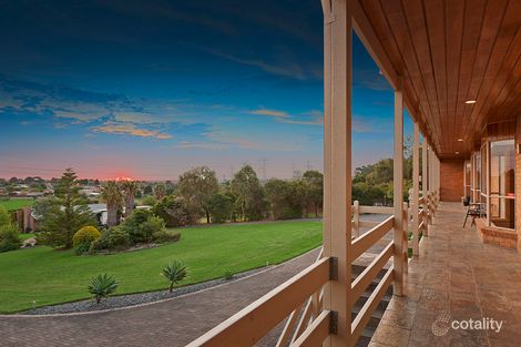 Property photo of 13 Gymkhana Court Endeavour Hills VIC 3802