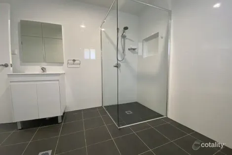Property photo of 3 O'Malley Place Glenfield NSW 2167