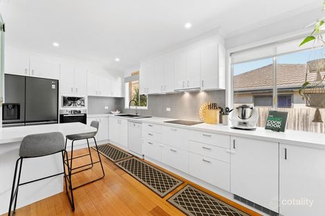 Property photo of 68 Greenslopes Drive Mooroolbark VIC 3138