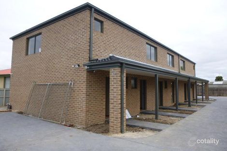 Property photo of 3 Lurline Street Cranbourne VIC 3977