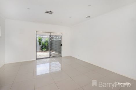 Property photo of 2/67 Clayton Street Sunshine North VIC 3020