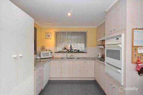 Property photo of 10 Gimlet Close Meadow Heights VIC 3048