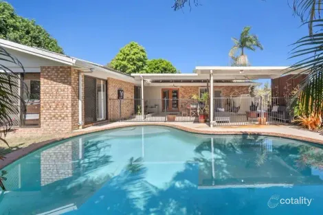 Property photo of 30 Moatah Drive Beachmere QLD 4510