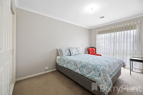 Property photo of 5 Grandview Close Drouin VIC 3818
