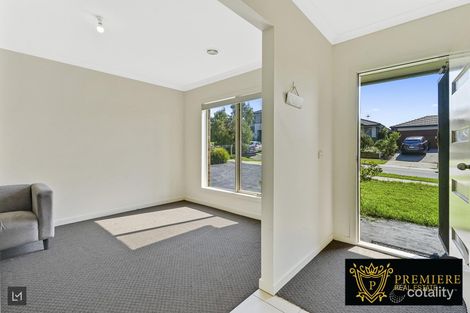 Property photo of 25 Nixon Drive Berwick VIC 3806