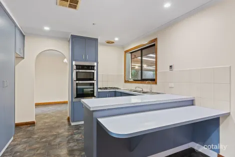 Property photo of 9 Commodore Court Morphett Vale SA 5162