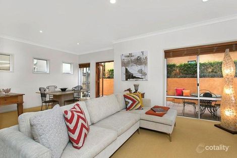 Property photo of 25 Raglan Street St Lucia QLD 4067