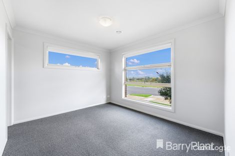 Property photo of 51 Abbeygate Drive Werribee VIC 3030