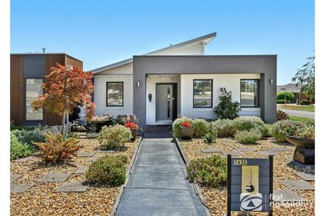 143 Wheelers Park Dr, Cranbourne North, VIC 3977