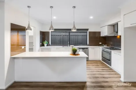 Property photo of 17 Christie Court Pakenham VIC 3810