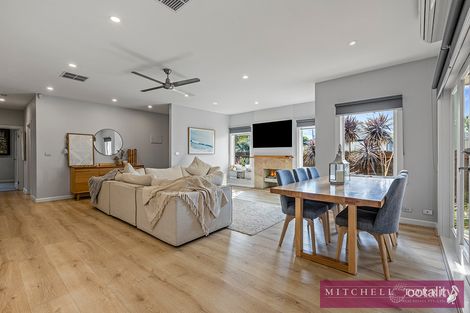 Property photo of 72 McLeod Road Carrum VIC 3197